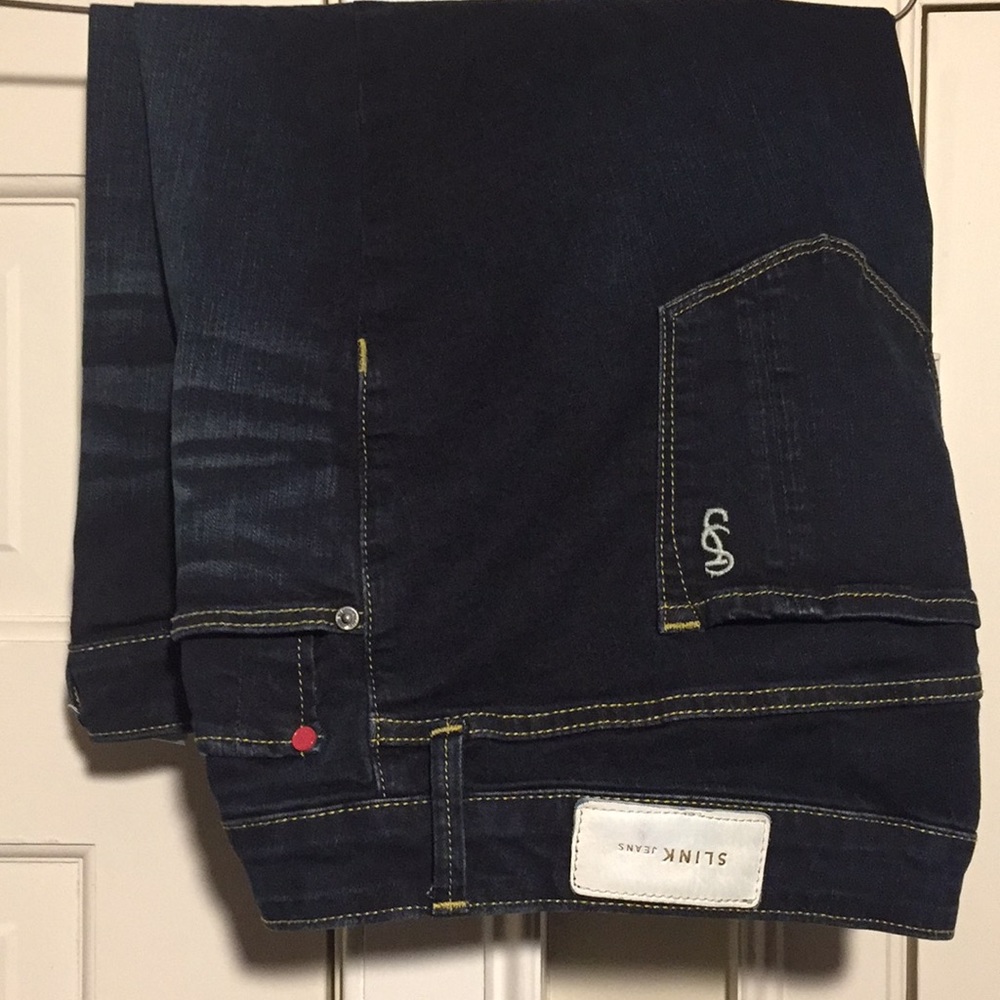 Jean shorts, mid thigh